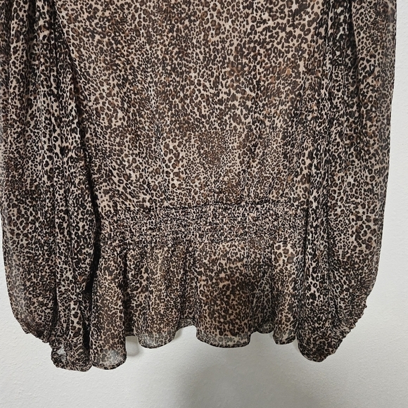 1 State cheetah print sinched Balloon sleeve top size medium - Picture 10 of 11